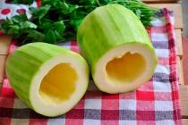 Mengapa zucchini terasa pahit di kebun dan apa yang harus dilakukan